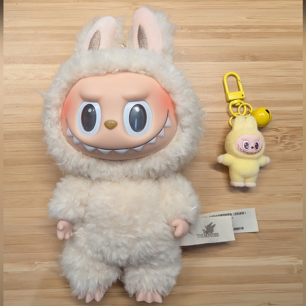 Labubu Keychain With Bell - Picture 2 of 2